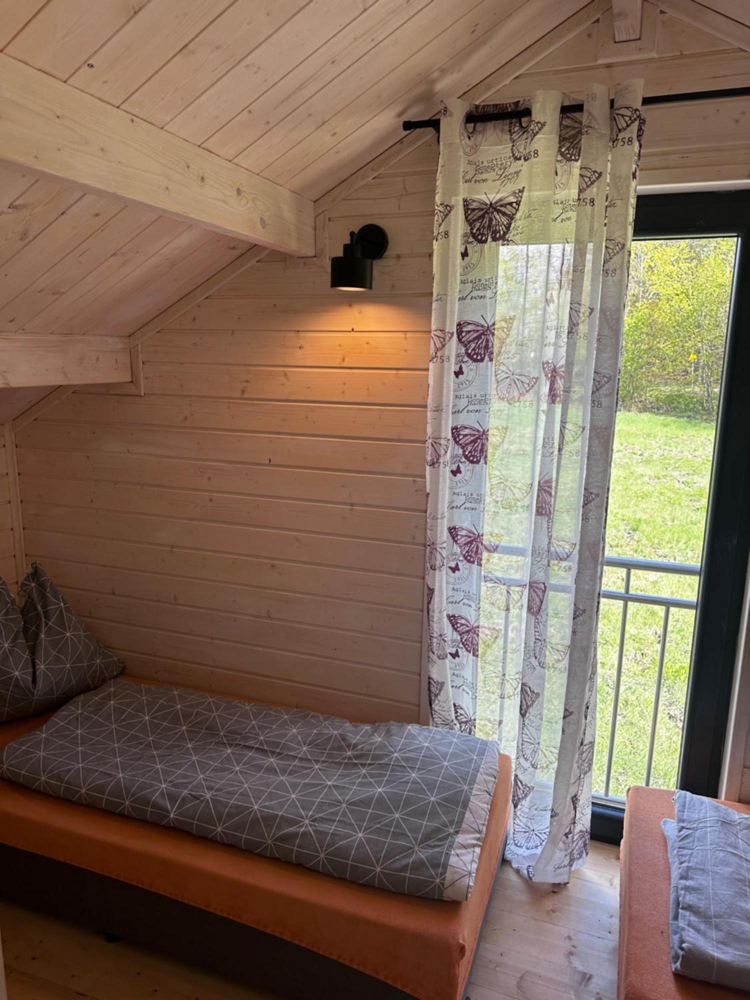 Villa Chatki Nad Wodnym Zakatkiem. à Wapnica  Extérieur photo