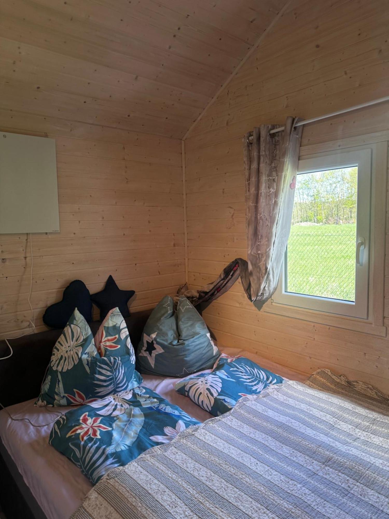 Villa Chatki Nad Wodnym Zakatkiem. à Wapnica  Extérieur photo