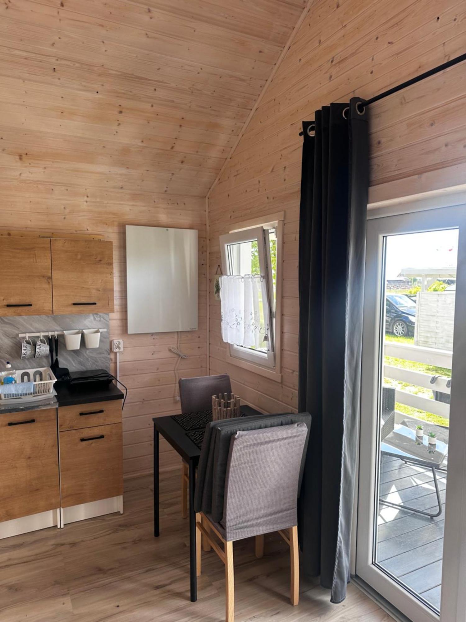 Villa Chatki Nad Wodnym Zakatkiem. à Wapnica  Extérieur photo