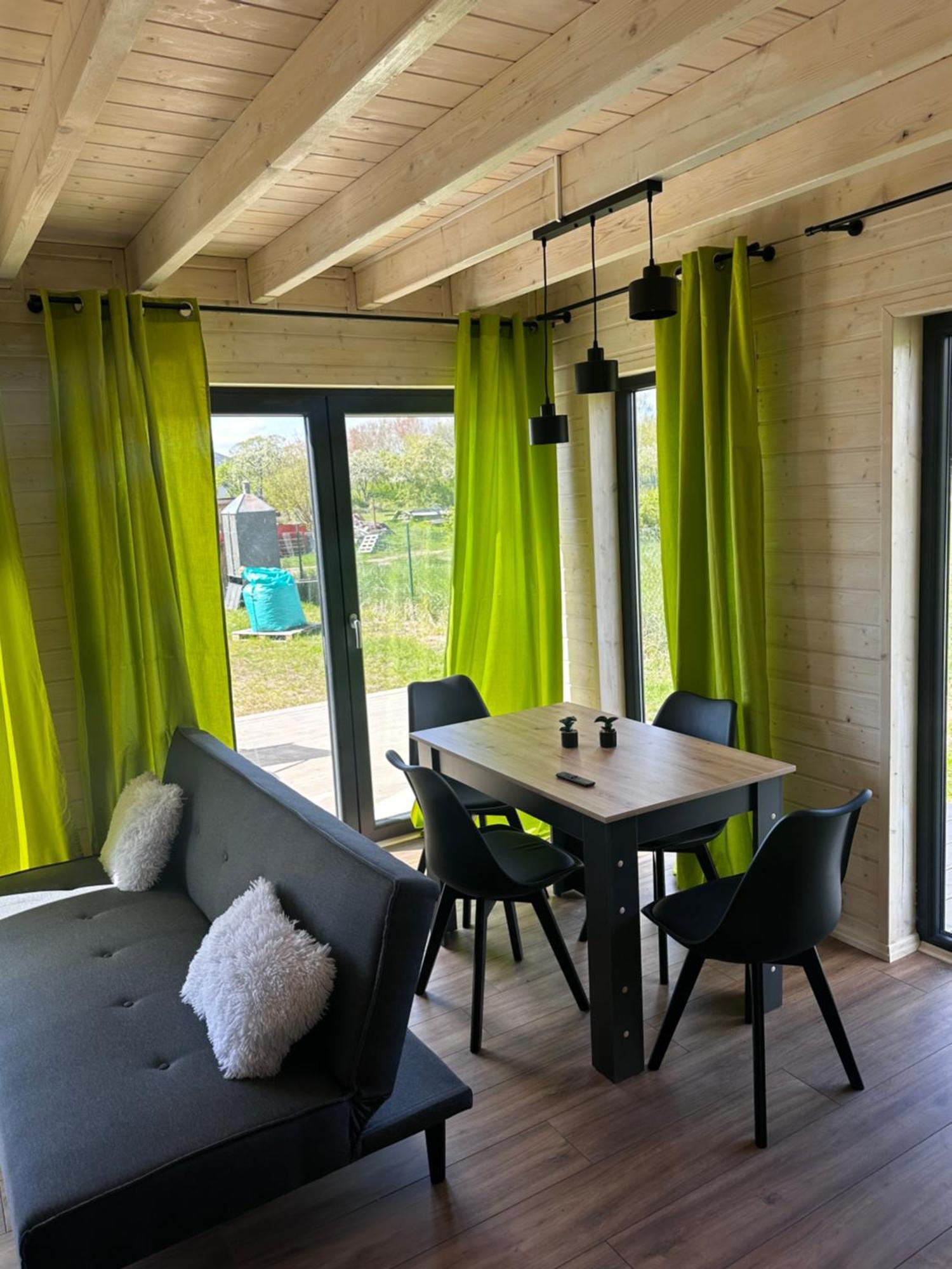 Villa Chatki Nad Wodnym Zakatkiem. à Wapnica  Extérieur photo