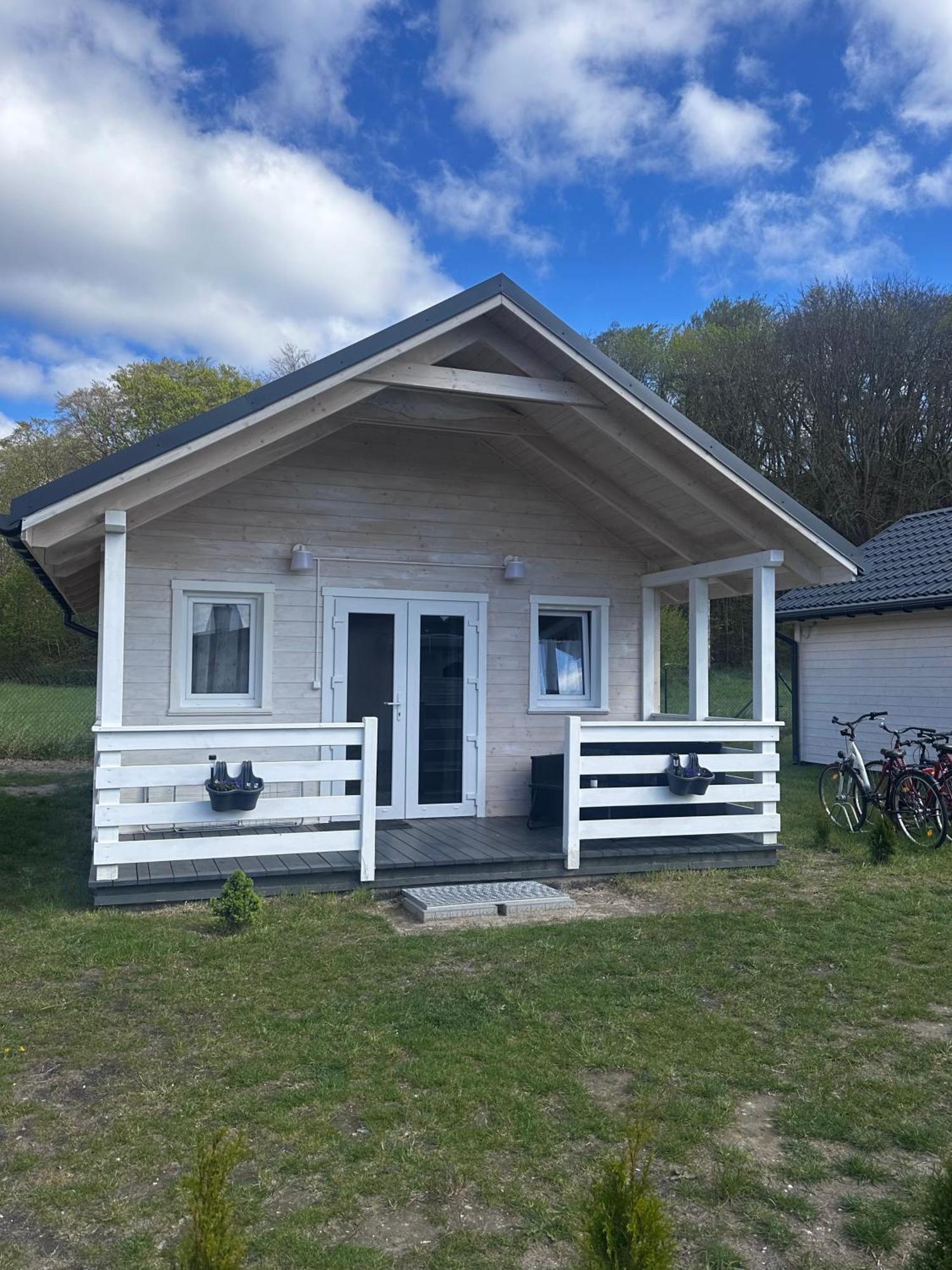 Villa Chatki Nad Wodnym Zakatkiem. à Wapnica  Extérieur photo