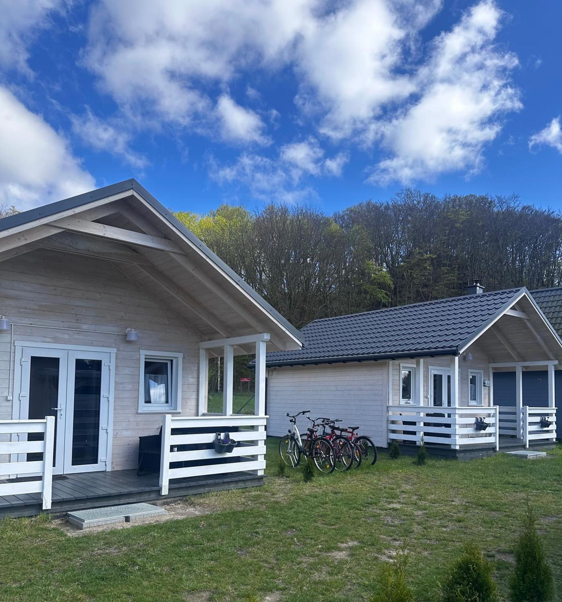 Villa Chatki Nad Wodnym Zakatkiem. à Wapnica  Extérieur photo
